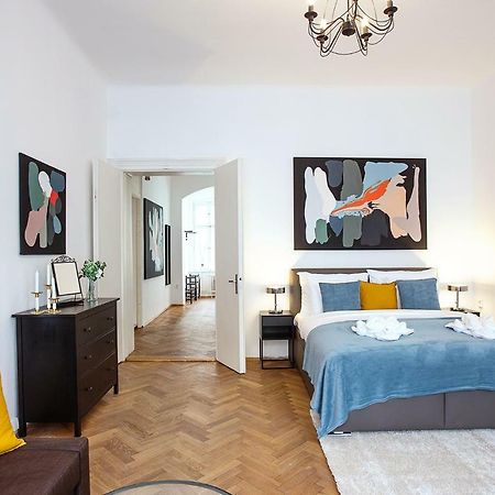 5Br 2Bath Family Apt 5Mins To Wenceslas Square Πράγα Εξωτερικό φωτογραφία