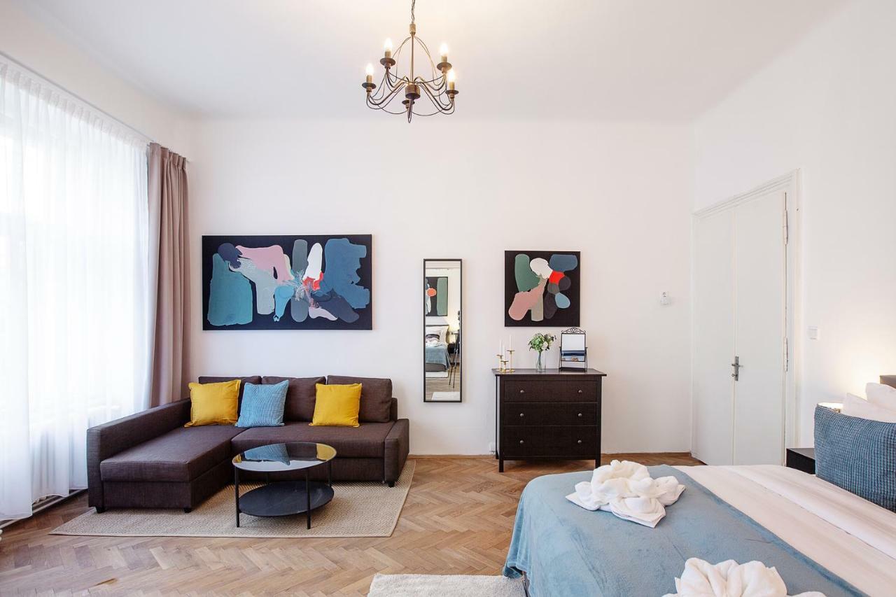5Br 2Bath Family Apt 5Mins To Wenceslas Square Πράγα Εξωτερικό φωτογραφία
