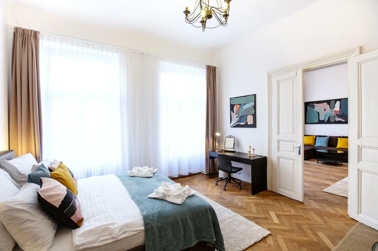 5Br 2Bath Family Apt 5Mins To Wenceslas Square Πράγα Εξωτερικό φωτογραφία