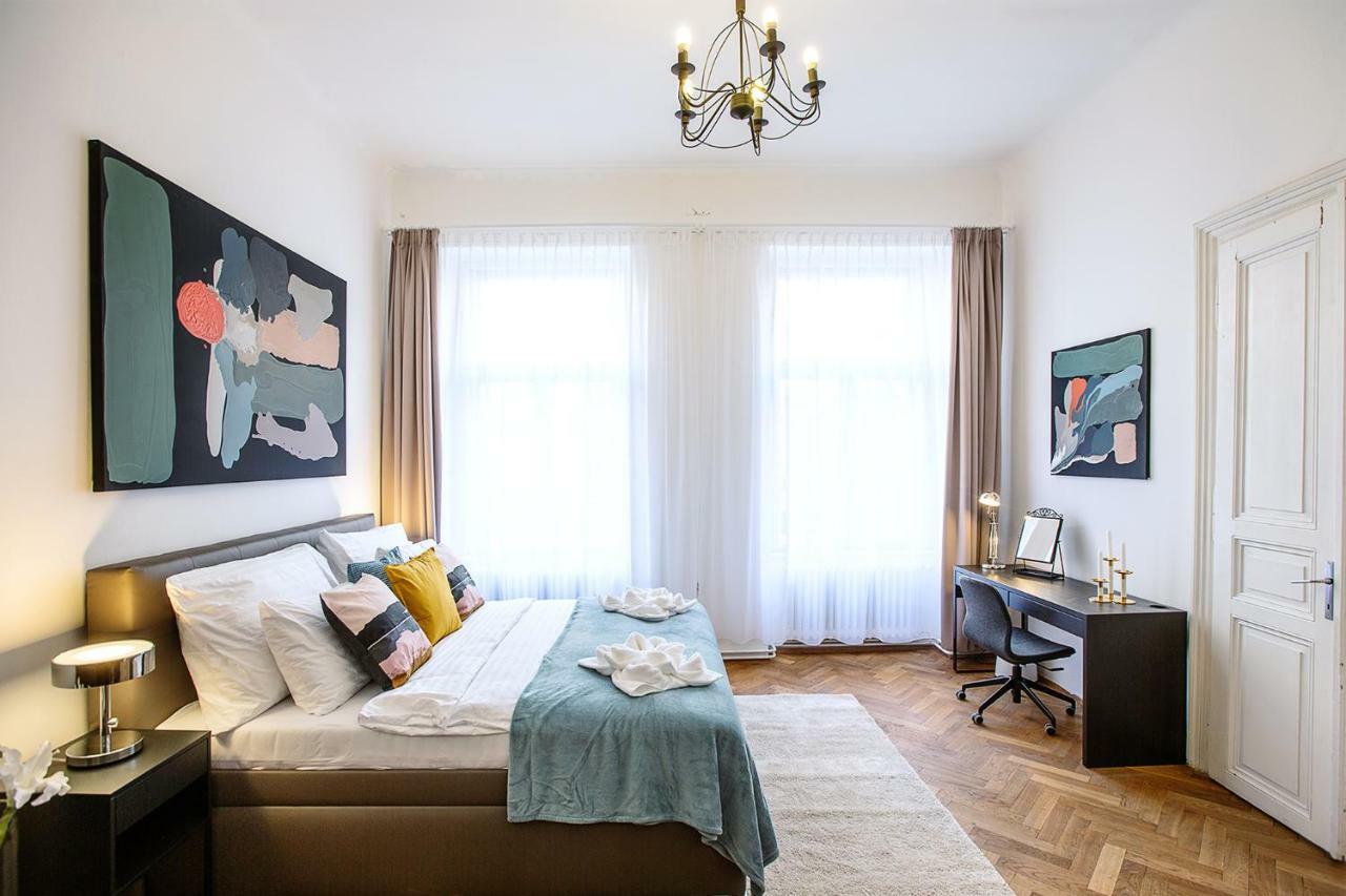 5Br 2Bath Family Apt 5Mins To Wenceslas Square Πράγα Εξωτερικό φωτογραφία