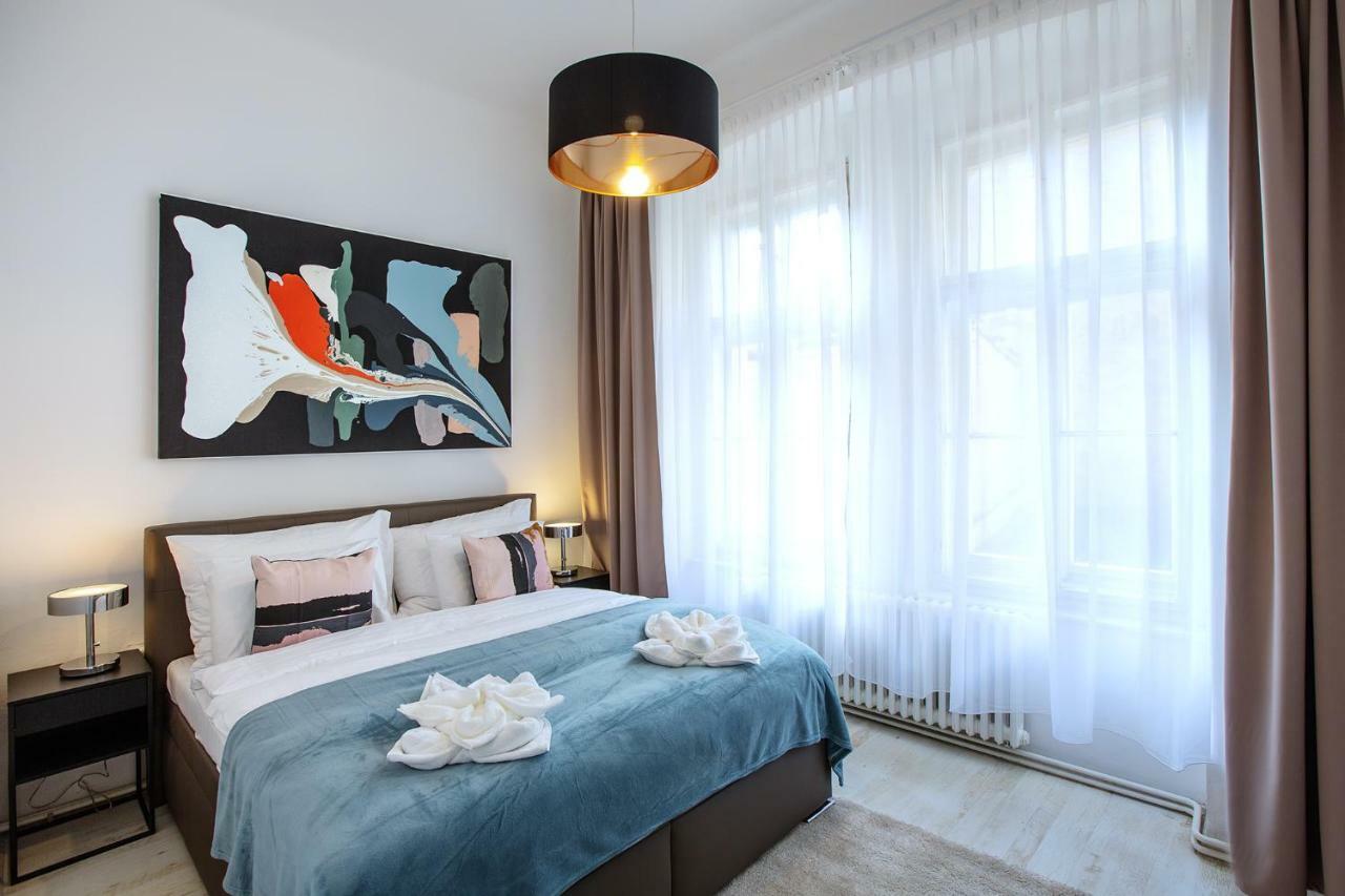 5Br 2Bath Family Apt 5Mins To Wenceslas Square Πράγα Εξωτερικό φωτογραφία